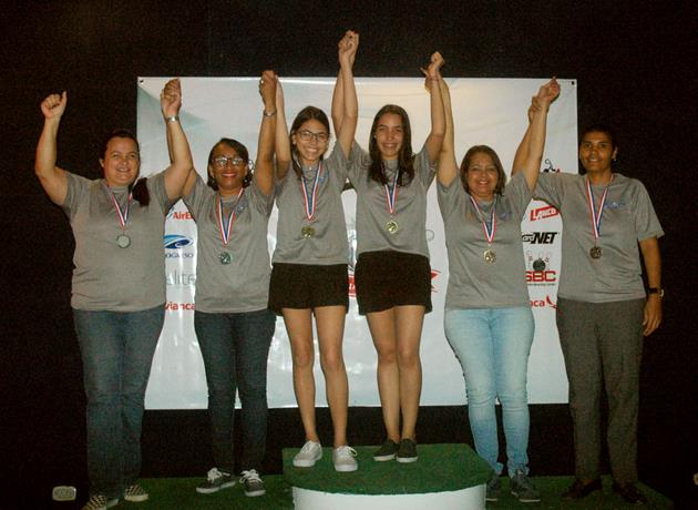 Premian a ganadores del nacional de boliche en SBC